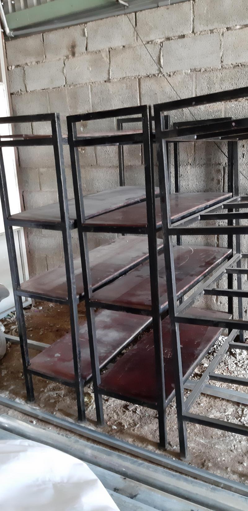 Thanh lý kệ sát giá rẻ