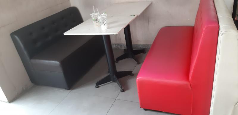 Thanh lý bộ bàn ghế trà sữa