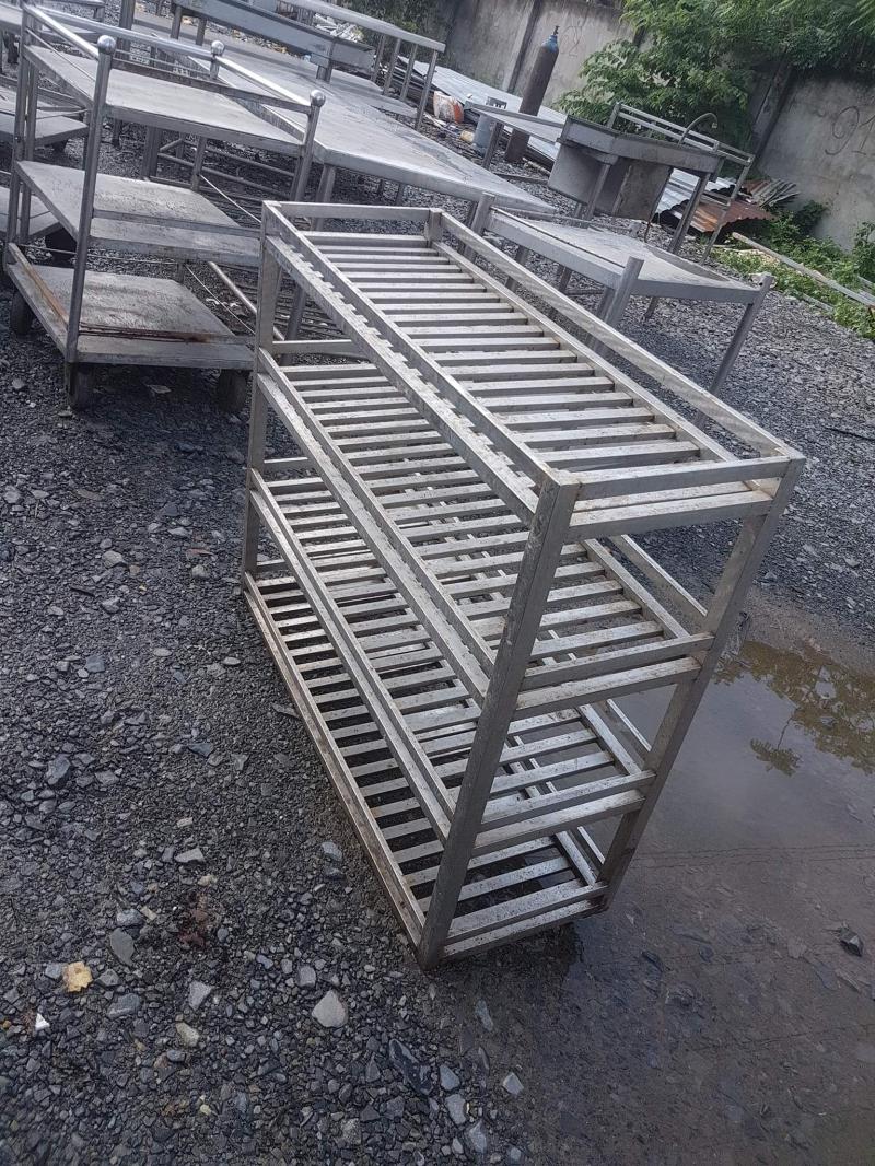 Thanh lý kệ inox 4 tầng