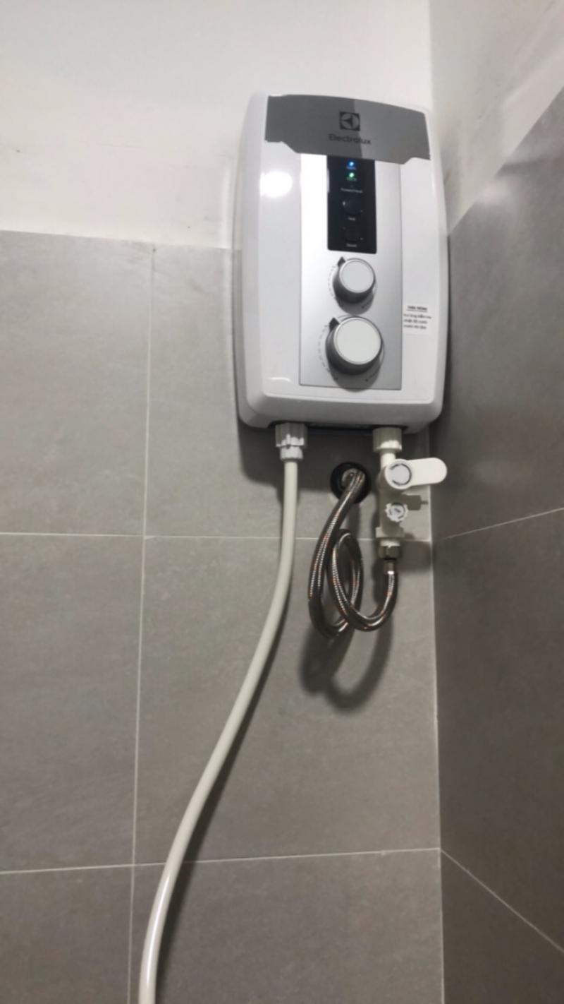 Thanh lý máy nóng lạnh hiệu Electrolux